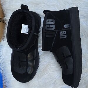 UGG Classic Mini Scatter Graphic black 5